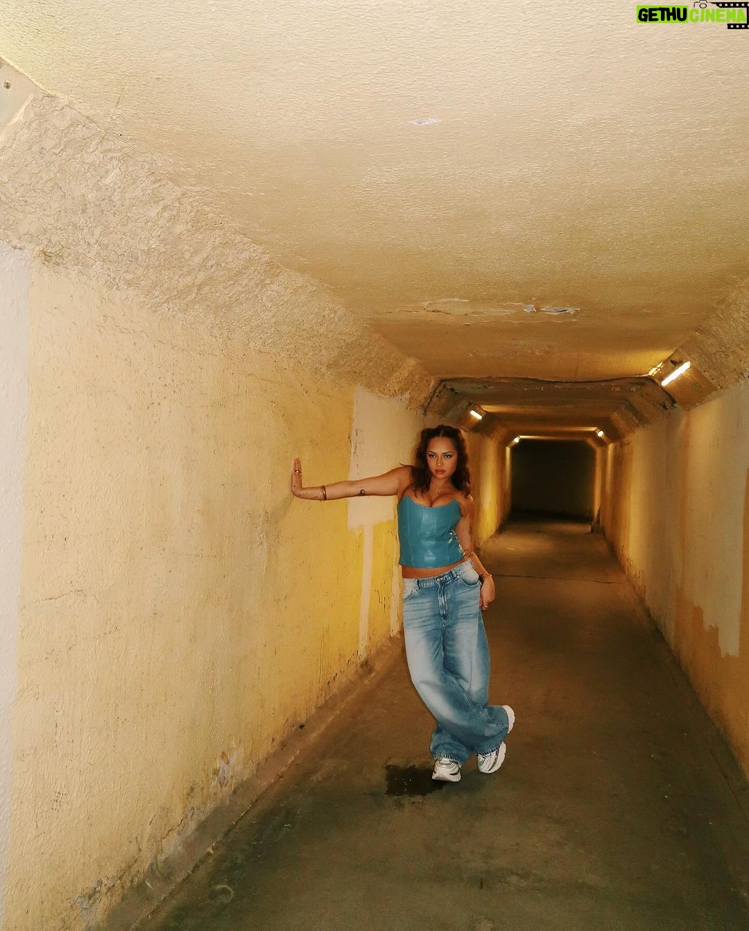 Avani Instagram - me in the tunnel i made under ur house 🫶🏼 0ur House