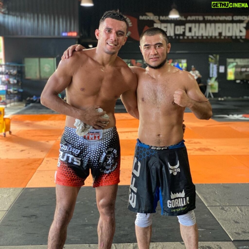 Avliyohon Hamidov Instagram - Рад был видеть тебя брат @ilxom_nazimov после хорошей тренировки 🤼 #скоробой Tiger Muay Thai & MMA Training Camp, Phuket, Thailand