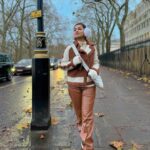 Avneet Kaur Instagram - It's your road, and yours alone, others may walk it with you, but no one can walk it for you 🍁🍂🤍❄️