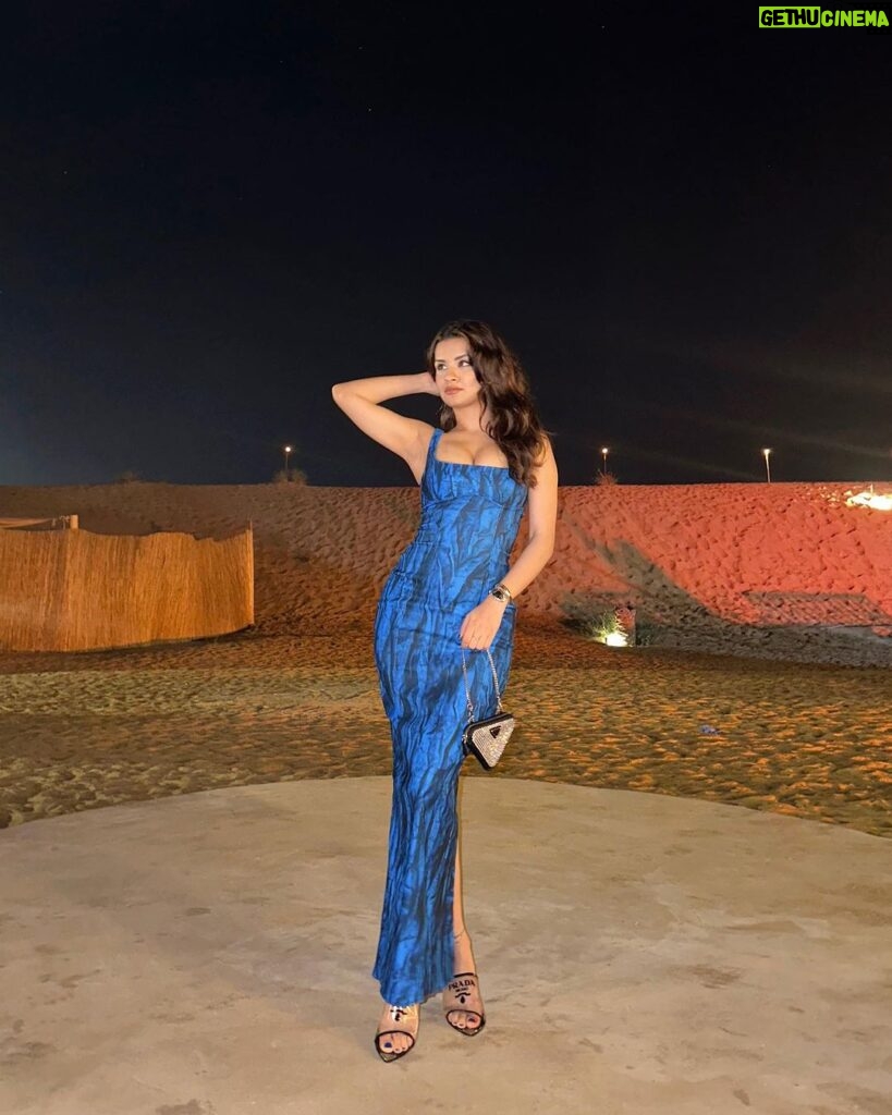 Avneet Kaur Instagram - Arabian nights 💙🌌✨ Dubai, United Arab Emirates