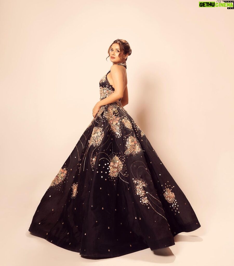 Avneet Kaur Instagram - Occupation: princess 👑 Wearing @sahilkochharofficial Styled by @kmundhe4442 📸 @visualaffairs_va