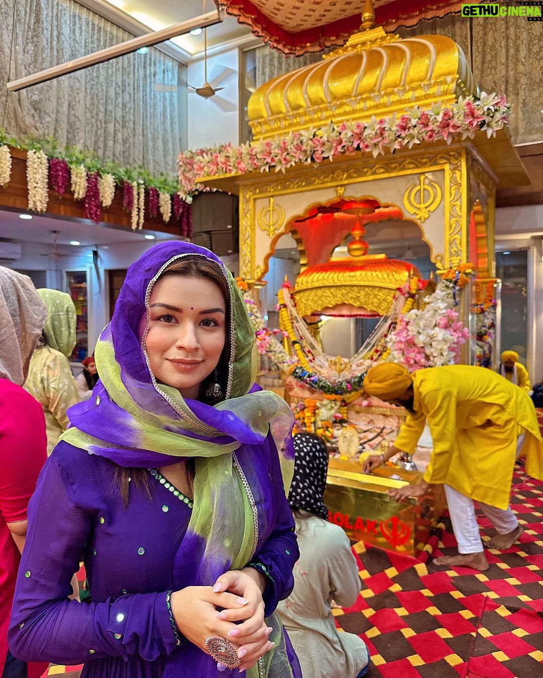Avneet Kaur Instagram - Happy gurupurab ❤️🙏🏻 Waheguru ✨