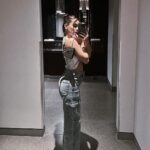 Avneet Kaur Instagram - My mirror needs a “screenshot” button London, United Kingdom