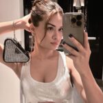 Avneet Kaur Instagram - My mirror needs a “screenshot” button London, United Kingdom