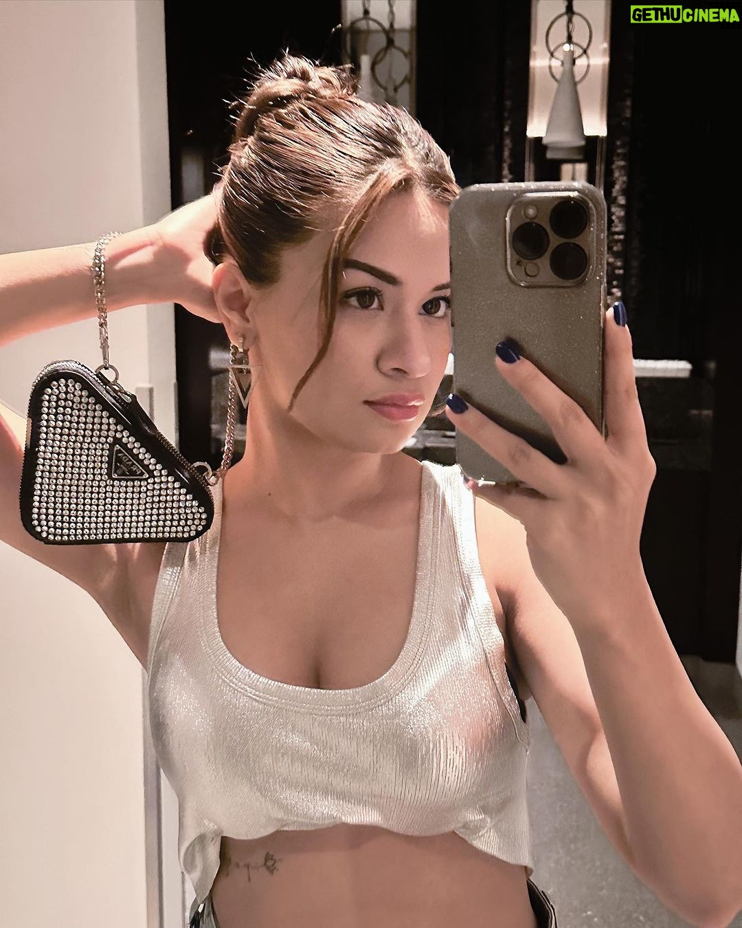 Avneet Kaur Instagram - My mirror needs a “screenshot” button London, United Kingdom