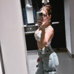 Avneet Kaur Instagram - My mirror needs a “screenshot” button London, United Kingdom