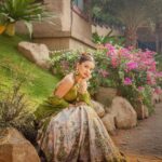 Avneet Kaur Instagram - Shaadi ka season hai 💚💛 #mehendi Outfit:- @studiobagechaa Earings:- @chandrakalm_jewellery Stylist:- @_vaishnavii.3011 @styledbykashishmutha Pune, Maharashtra