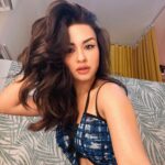 Avneet Kaur Instagram - 💙🖤🤍