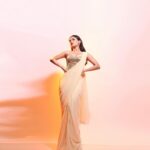 Avneet Kaur Instagram - You’re so golden ⚜️ Styling @kmundhe4442 Wearing @manishgharatofficial 📷 @vishwasgonsalves