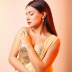 Avneet Kaur Instagram - You’re so golden ⚜️ Styling @kmundhe4442 Wearing @manishgharatofficial 📷 @vishwasgonsalves