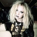 Avril Lavigne Instagram – Go hard or go home
@dionlee 🖤 #nyfw New York, New York