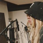 Avril Lavigne Instagram - Wrap a tour. Write songs. Party. What kinda songs do you guys wanna hear ?