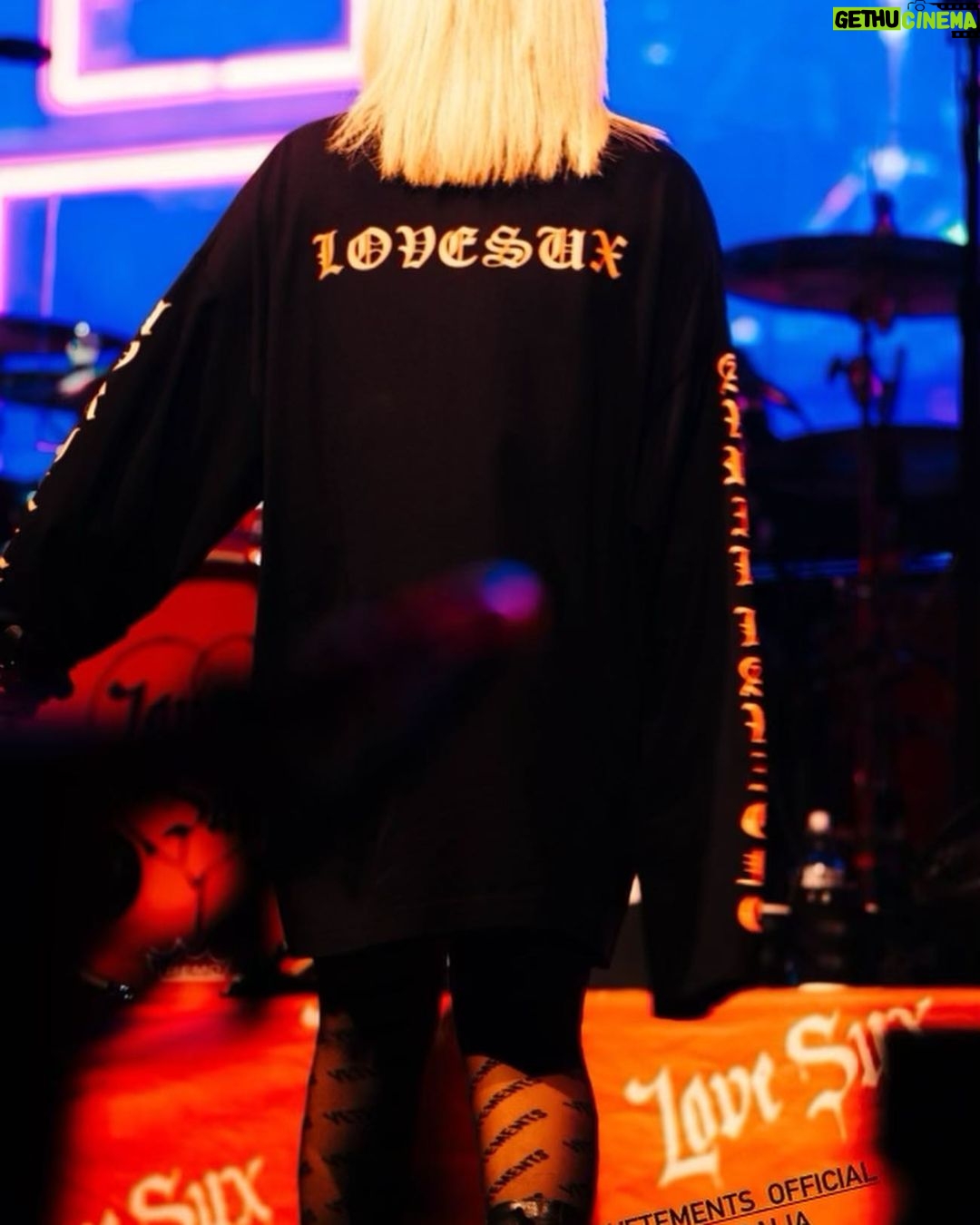 Avril Lavigne Instagram - Custom Vetements x Love Sux 🧡 Cologne, Germany