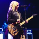 Avril Lavigne Instagram - 🎸🌟🤘🏼😝🔥🖤🧡 Europe