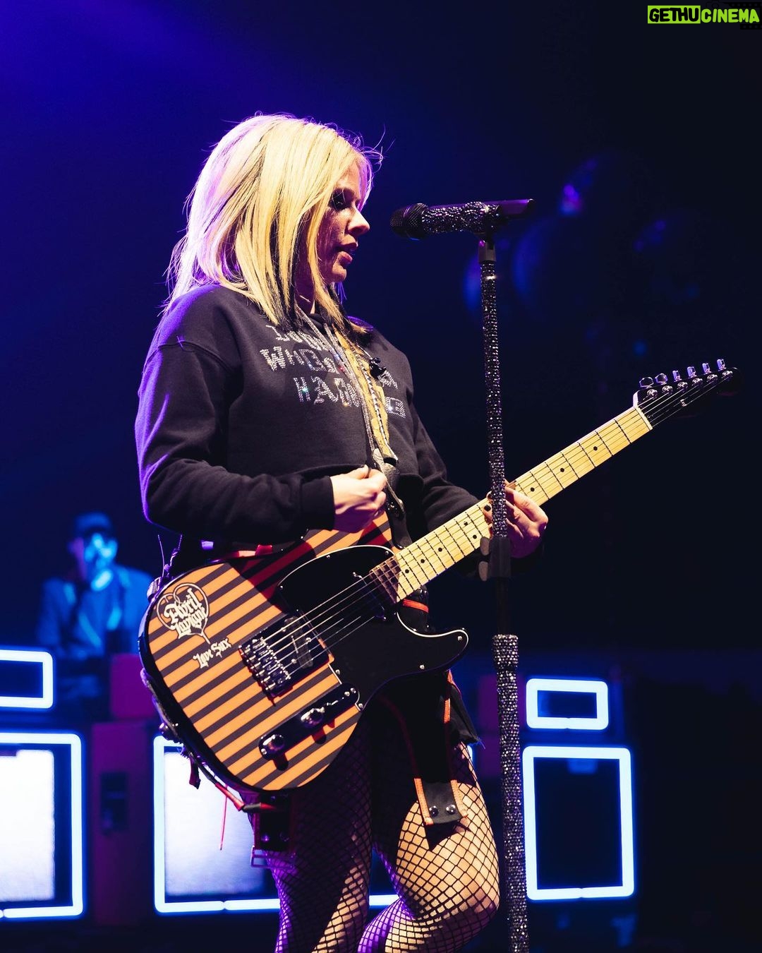 Avril Lavigne Instagram - πΈππ€πΌππ₯π€π§‘ Europe