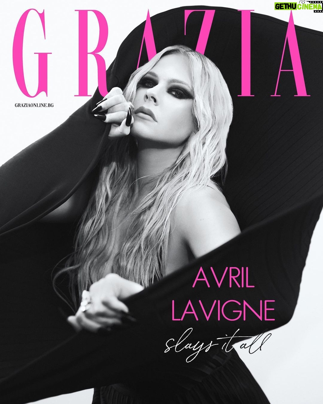 Avril Lavigne Instagram - There’s no doubt that @avrillavigne has been slaying the entertainment industry for the past 20 years. However, the OG queen (of pink, massive hits, and pretty much everything else) has managed to stay true to who she is - an honest, loving, never-taking-herself-too-seriously bona fide superstar. Rest assured that with new music and major fashion moments on the horizon, our digital cover star is ready to slay it all. Once again. Tap the #linkinbio for the full story! Няма съмнение, че @avrillavigne позволи на думата “slay” да се появи и остане в шоубизнеса. За последните 20 години обаче суперзвездата от ексклузивната ни дигитална корица/OG кралицата (на розовото, големите хитове и всичко останало) не избяга от себе си. И докато на хоризонта чакат нова музика и важни модни моменти, she is ready to slay it all. За пореден път. Tap the #linkinbio, цялата история ще откриете на GRAZIAonline.bg! Photography: @janaschuessler Interview: @mitkoandonov Styling: @lynalyson_ Makeup: @alexisoakley Hair: @alanaschober Producer & Photography Assistant: @clairegrisolano Photography & Production Set Assistant: @emmaherschede Market Assistant: @kellygoldybrown Avril’s Creative Manager: @laurenbateshair Styling Assistants: @hannahhmstonee @trentdegr00t @styledbyrachelo Production: @greatsocialclub Set Stylist & Location Contact: @designtonik PR: @fullcoveragepr