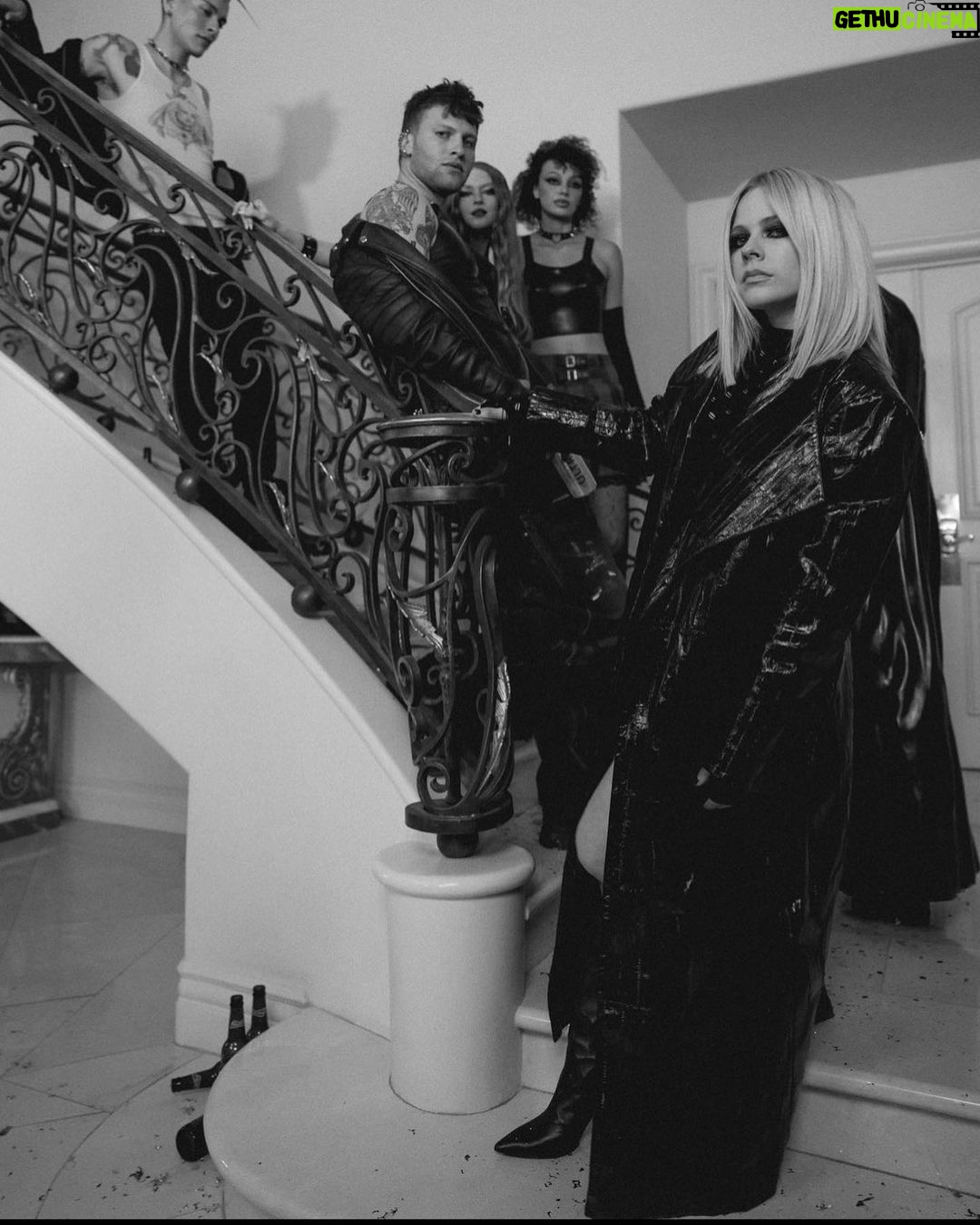 Avril Lavigne Instagram - @numero_netherlands 🧡🖤