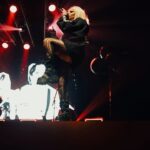 Avril Lavigne Instagram - This show was 🔥🔥🔥 Thank you Munich 🧡🖤🎶✨🤘 Munich, Germany