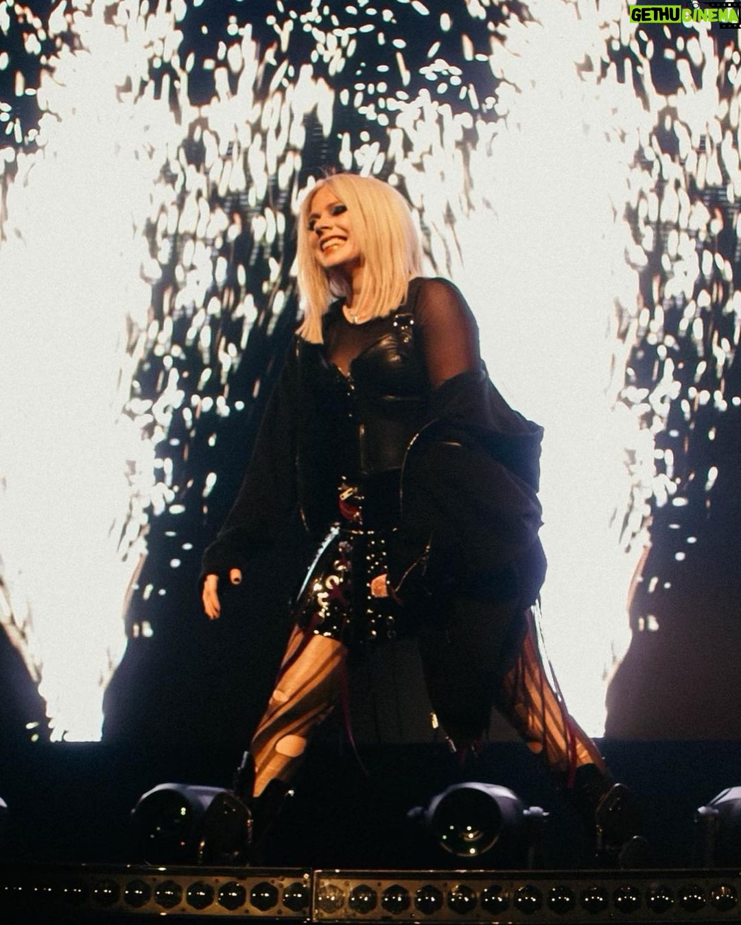 Avril Lavigne Instagram - Are we having fun yet? 🎶 Fuck yes!!!! Amsterdam, Netherlands