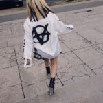 Avril Lavigne Instagram - 2 weeks till the EUROPE tour. LFG!! What songs do you guys want to hear live? 🖤🧡🖤🧡 Paris, France