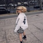 Avril Lavigne Instagram - 2 weeks till the EUROPE tour. LFG!! What songs do you guys want to hear live? 🖤🧡🖤🧡 Paris, France