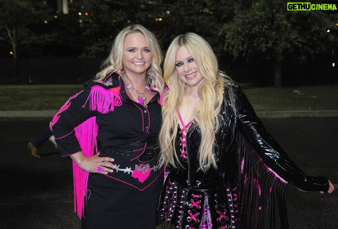 Avril Lavigne Instagram - CMA Fest Kerosene x Sk8er Boi Nashville, Tennessee