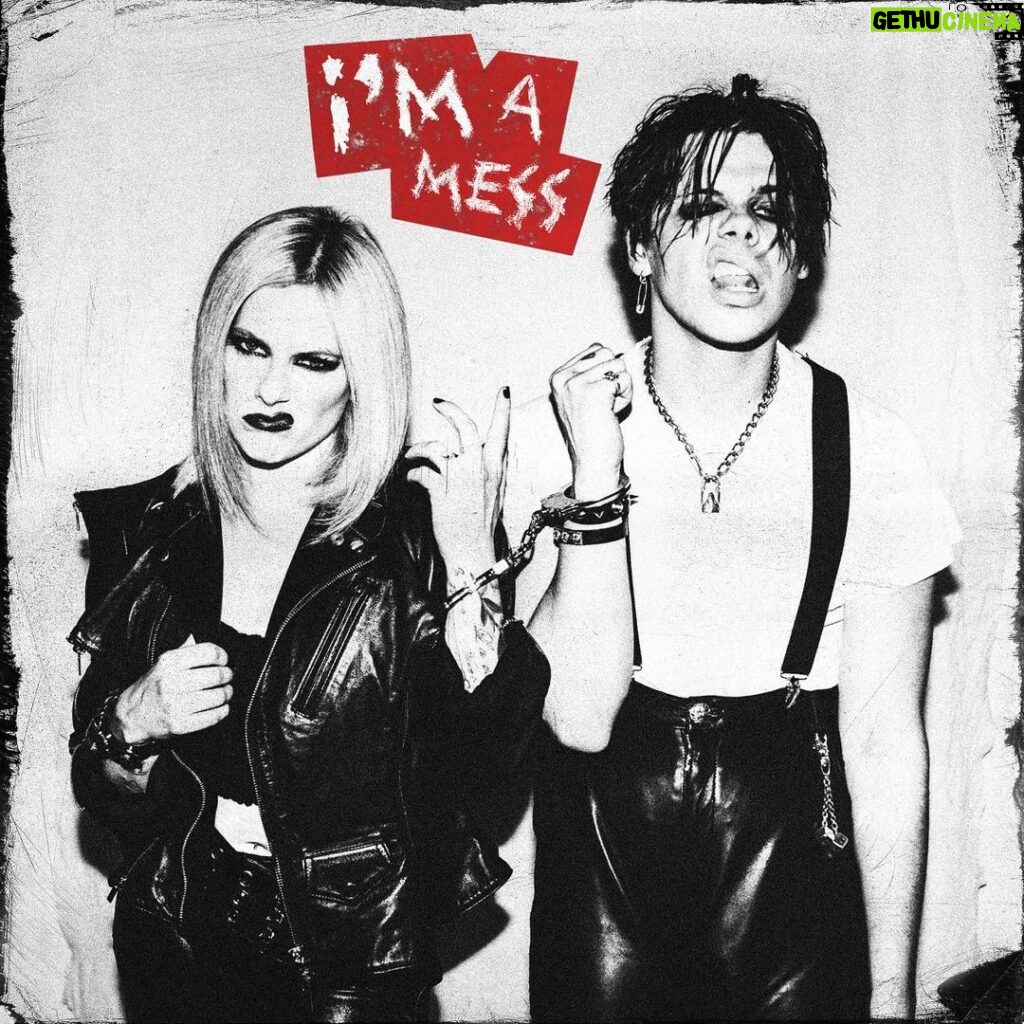 Avril Lavigne Instagram - “I’m a Mess” with @yungblud out Thursday, November 3