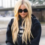 Avril Lavigne Instagram - 🖤💚 traveling around Europe with my bestie 🖤💚 Cologne, Germany