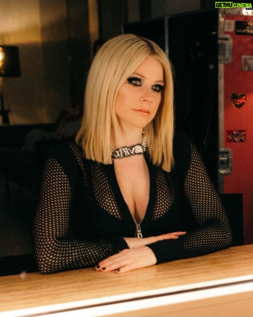 Avril Lavigne Instagram - Are we having fun yet? 🎶 Fuck yes!!!! Amsterdam, Netherlands