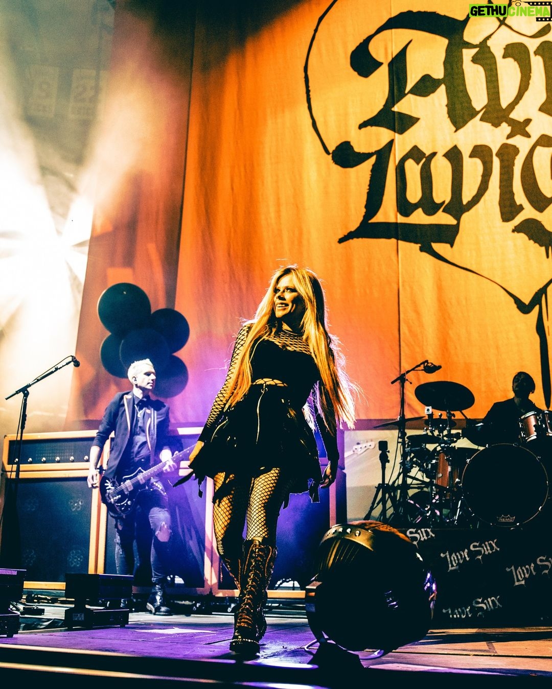 Avril Lavigne Instagram - Summer Tour ๐งก๐๐ค
