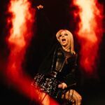 Avril Lavigne Instagram - PARIS & AMSTERDAM 🔥🔥 the perfect kick off to the European tour 🧡🖤