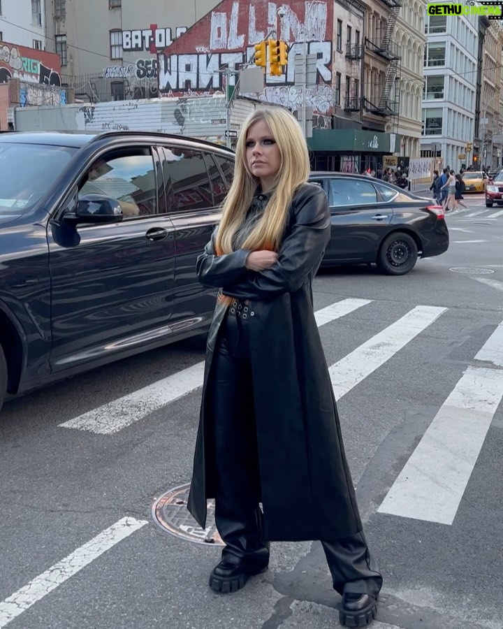 Avril Lavigne Instagram - 20 years later! This was another magical moment for me returning to the exact location of where I shot my debut album cover “Let Go” yesterday in New York City right before we played Madison Square Garden! Happy 20th anniversary “Let Go.” And thank you to all of my incredibly amazing and supportive fans that have shown me so much love over all these years.