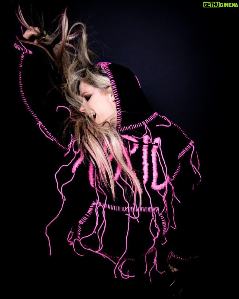 Avril Lavigne Instagram - Euphoria Magazine 💗