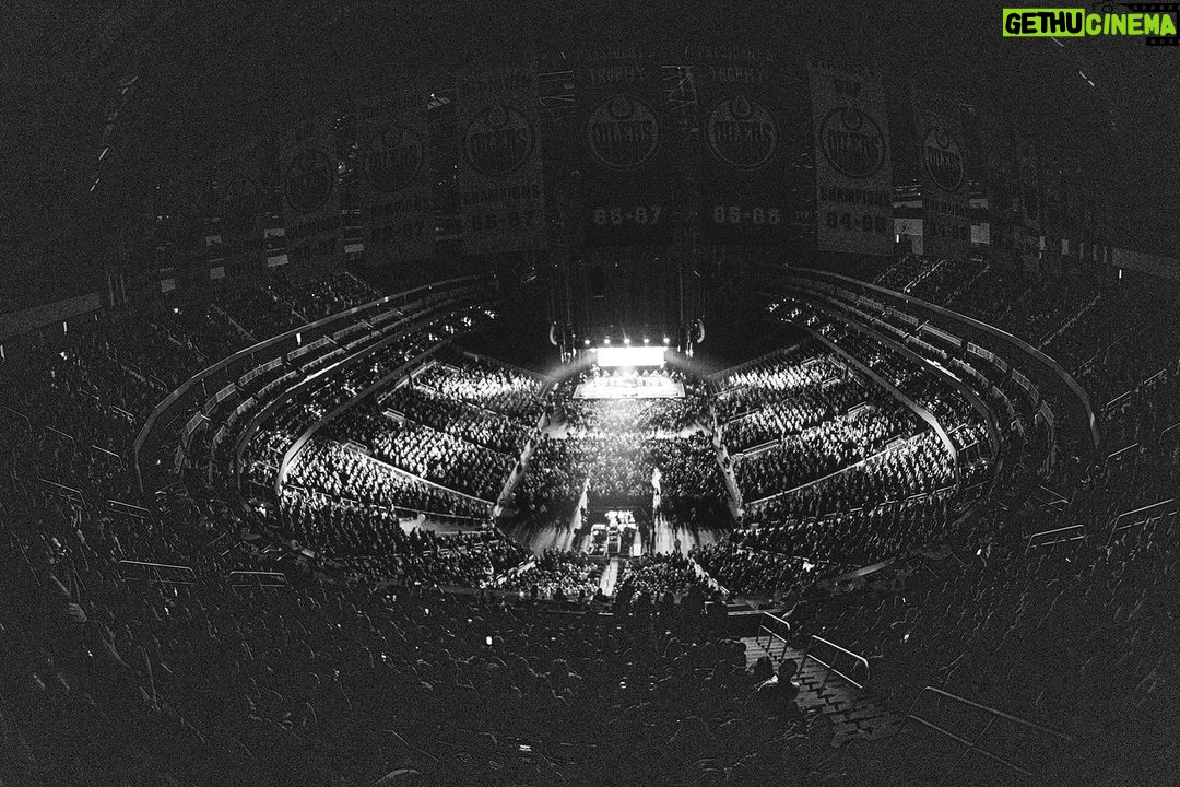 Avril Lavigne Instagram - The energy on this tour is beyond epic. ๐งก๐๐ค #BiteMeTour