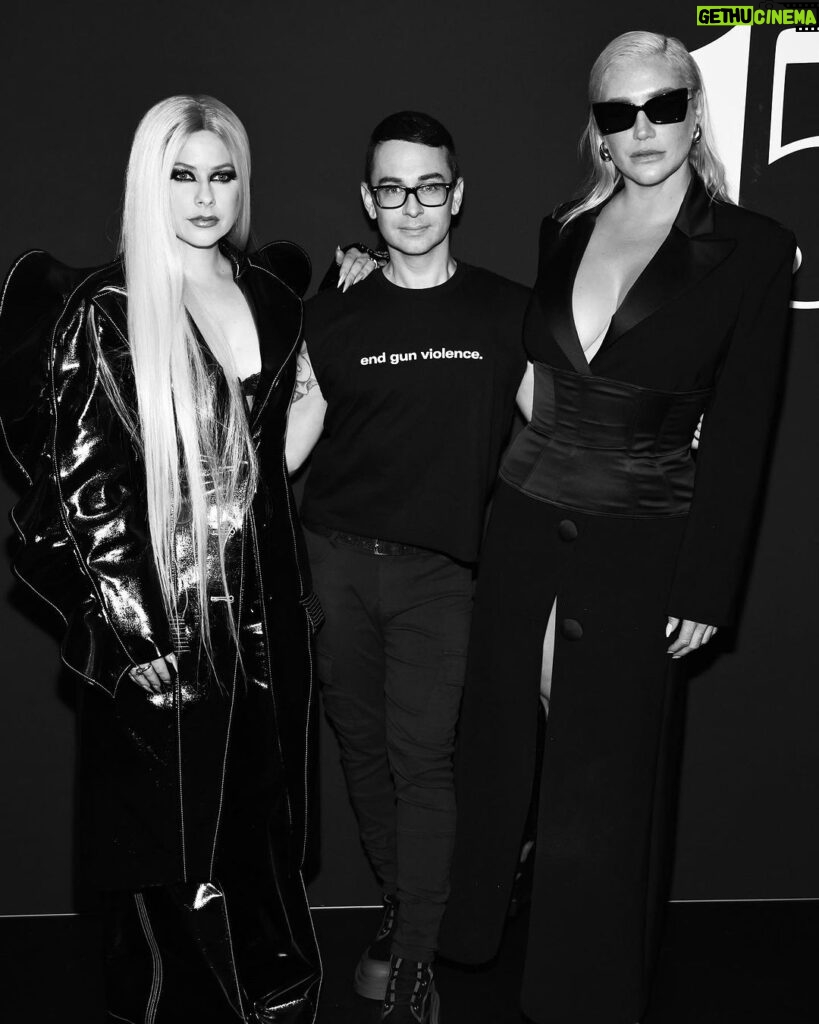 Avril Lavigne Instagram - Congrats on 15 incredible years @csiriano. Watching the show was a surreal experience and you nailed every detail. You fused together fashion and music seamlessly. Working with you before the event was so easy and the intention you put into every detail was not missed. 🖤🖤🖤 New York, New York