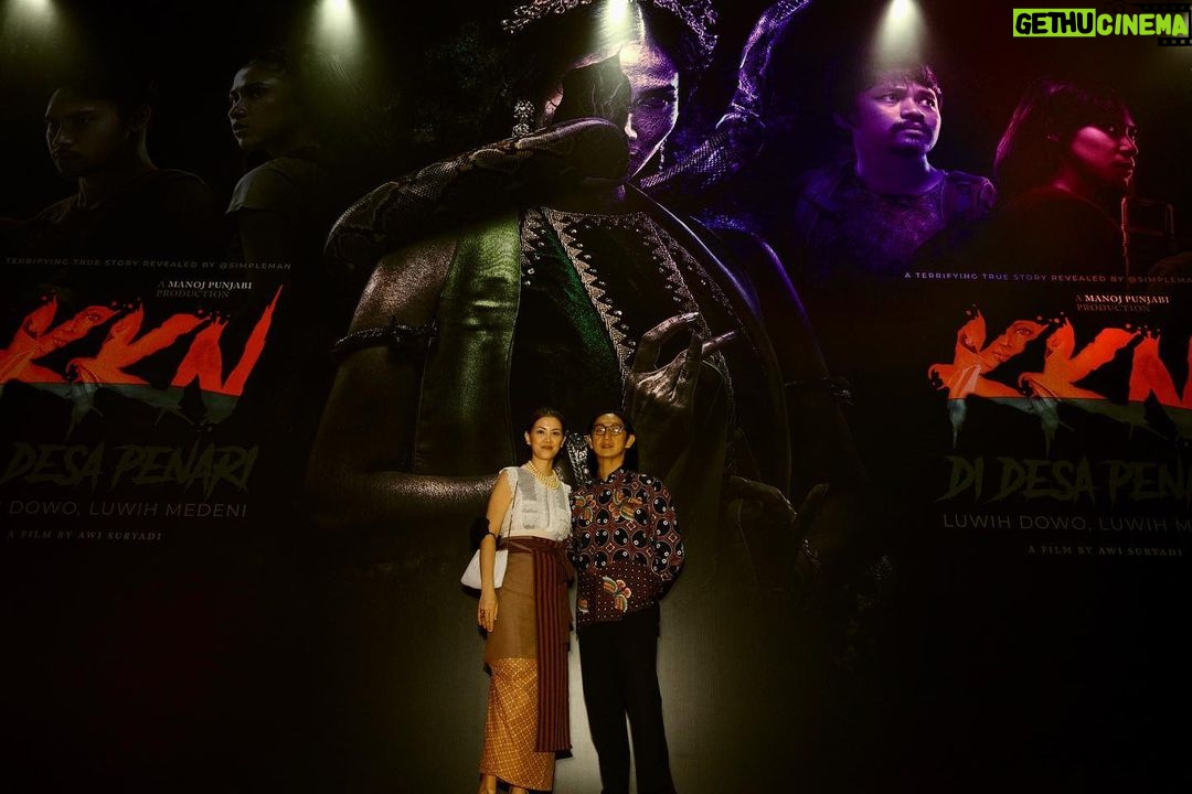Awi Suryadi Instagram - 28-12-22 Malam Hajatan. Terima kasih @bankmandiri, Pak @airlanggahartarto_official atas dukungannya untuk film nasional 🇮🇩 🙏 KKN di Desa Penari: Luwih Dowo Luwih Medeni sedang tayang di bioskop! #kkndidesapenari #kkndesapenari