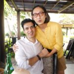 Awi Suryadi Instagram - Late post from MP50th: Produser bagus mungkin ga cuma satu. Sutradara bagus juga banyak. Tapi yang fengshui-nya kayak kita, ga ada Pak! 😋 @manojpunjabimd Here's to breaking more records together! Watch out for these two, plenty more to come!