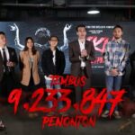 Awi Suryadi Instagram - Kami pamit ya. Terima kasih 9.233.847 peserta KKN yang sudah bertemu Badarawuhi di bioskop 🙏 Sampai jumpa lagi di bioskop akhir tahun ini untuk versi Extended! 40 menit lebih panjang!
