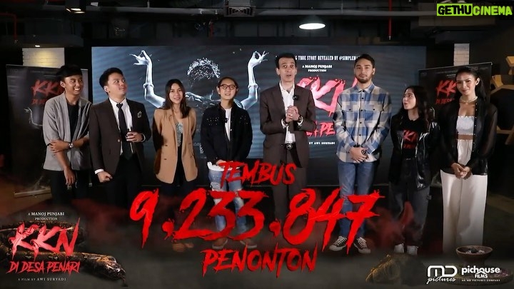 Awi Suryadi Instagram - Kami pamit ya. Terima kasih 9.233.847 peserta KKN yang sudah bertemu Badarawuhi di bioskop 🙏 Sampai jumpa lagi di bioskop akhir tahun ini untuk versi Extended! 40 menit lebih panjang!