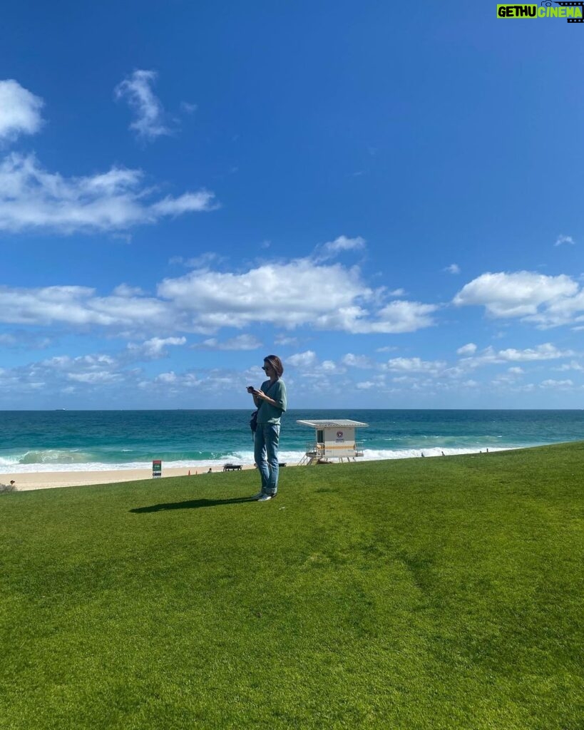Awi Suryadi Instagram - Life's a beach. Find your wave. Scarborough, Western Australia