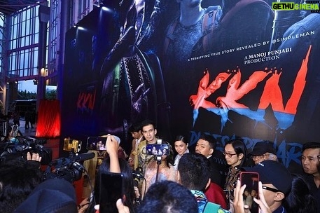 Awi Suryadi Instagram - 28-12-22 Malam Hajatan. Terima kasih @bankmandiri, Pak @airlanggahartarto_official atas dukungannya untuk film nasional 🇮🇩 🙏 KKN di Desa Penari: Luwih Dowo Luwih Medeni sedang tayang di bioskop! #kkndidesapenari #kkndesapenari