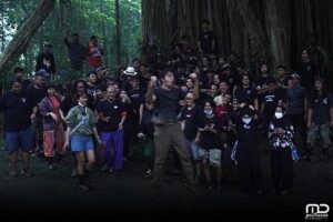 Awi Suryadi Instagram - Setelah 30 hari syuting, film "Kisah Tanah Jawa" jam 5:20 pagi tadi BUNGKUS!

Terima kasih semua pemain dan kru, sampai jumpa di kisah selanjutnya!

@kisahtanahjawa 
@kisahtanahjawa_md