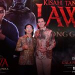 Awi Suryadi Instagram - Dari Malam Kisah Tanah Jawa Pocong Gundul. Serentak gedor-gedor pintu bioskop setanah air mulai 21 September! Batik Sutera dari @thebeauty_tailor