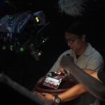 Awi Suryadi Instagram - Camera set-up dari salah satu shot di trailer film @kisahtanahjawa_md @kisahtanahjawa Pocong Gundul. Ada yang bisa tebak untuk shot yang mana? Serentak gedor-gedor pintu bioskop setanah air mulai 21 September!
