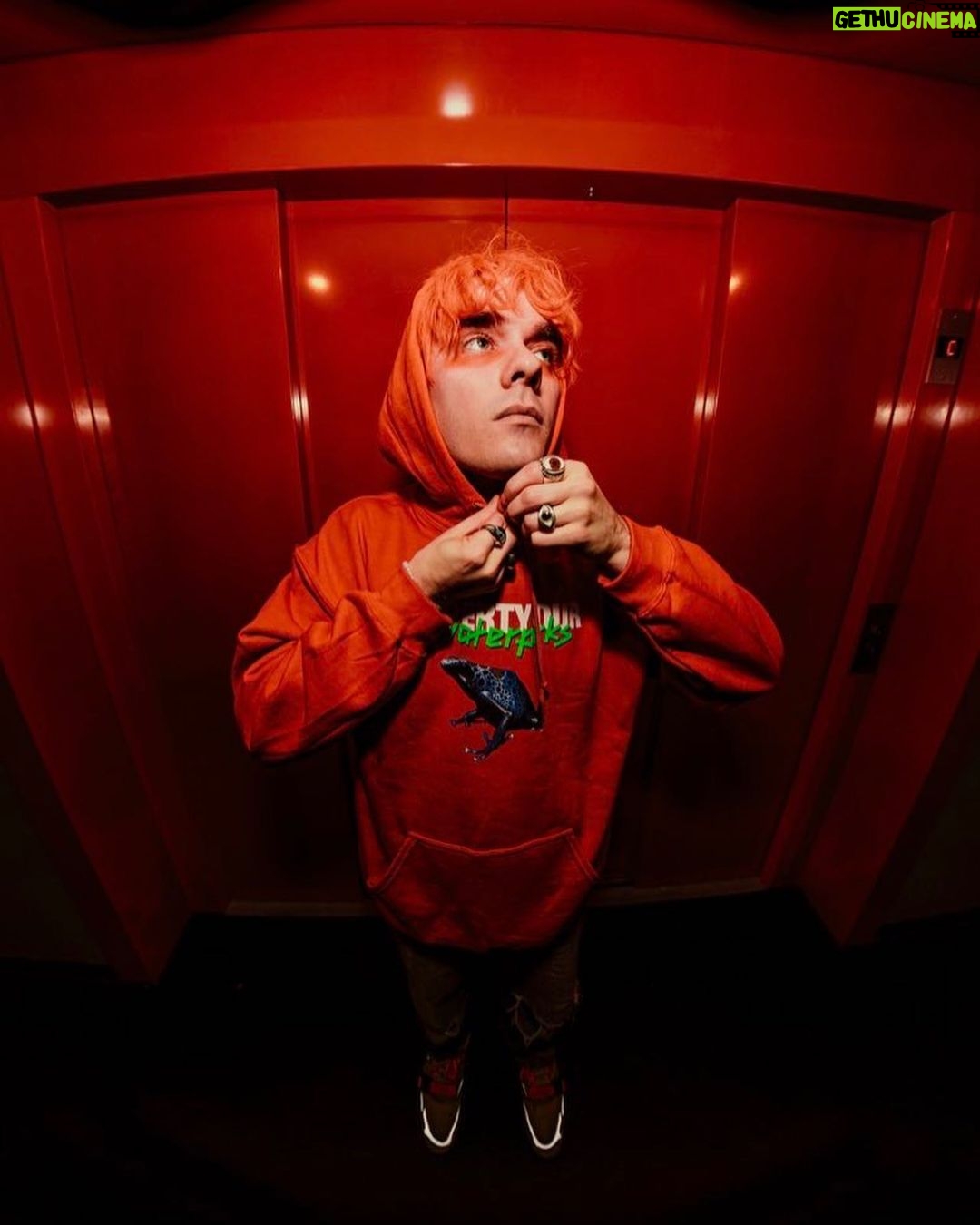 Awsten Knight Instagram - FATHER SON AND HOLY SHIT