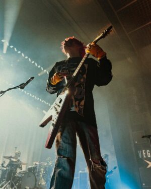 Awsten Knight Instagram - CARDI ATE 😮‍💨 WATER PARK FLOPPED