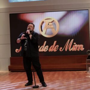 Axel Instagram - Foto Dump da estreia de "Metade de Mim" na @rtppt @anossatarde.rtp na 5a feira. Hoje há mais no @aquiportugal.oficial a partir das 15h 🇵🇹 / 11h 🇧🇷 
#axel #axel40 #metadedemim