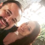 Axel Instagram - Hoje é o aniversário da minha esposa...aquela que me atura, aquela que me abraça quando mais preciso, aquela que apesar de tudo e de todas as dificuldades, está aqui ao meu lado. E o inverso também é verdade ;) Ti amo tubaroa! Florianópolis, Santa Catarina