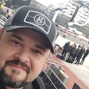 Axel Instagram - 🇮🇪11/09/2022 fica marcado como o dia em que pude finalmente ver @garthbrooks e @trishayearwood ao vivo, na sua tour de estádio, em Dublin, Irlanda. Mais especial por poder também ter a companhia de papai e das nossas mais que tudo. É bom ver e aprender com quem sabe entreter mais que ninguém!
#garthinireland #garthbrooks #garthindublin