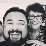 Axel Instagram - Páscoa Feliz deste lado para vocês!!!! Este ano e pela 1a vez em muitos anos, passado com mamãe, esposa, mano e cunhada!!!
